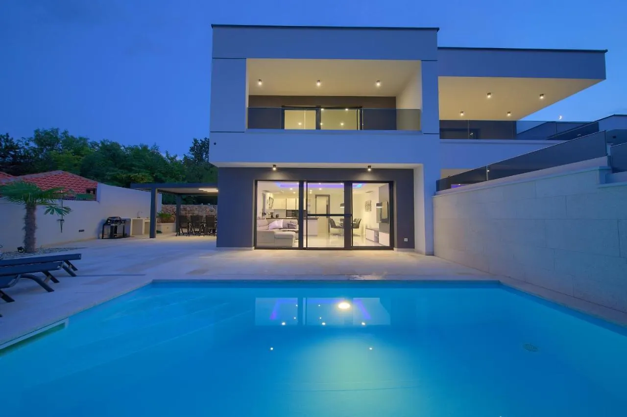 Villa Dama location